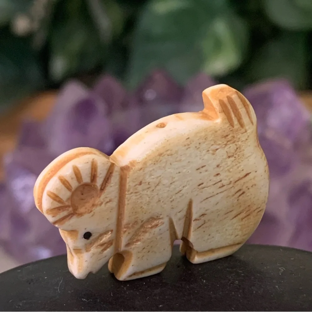 Hand Carved Ram Sheep Bone Bead Native American Style Mini Fetish Animal 1.3 VTG